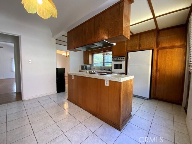 Building Photo - 122 E Linda Vista Ave