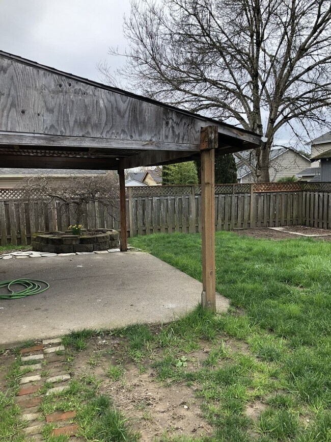 Building Photo - 3 Bedroom 2.5 bath house in Newberg