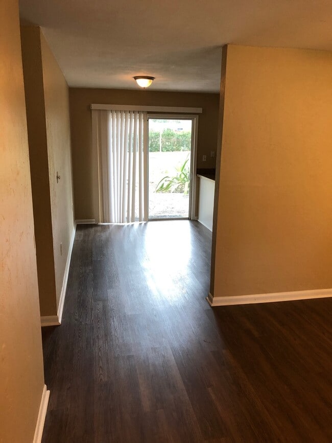 Building Photo - Great Family Home