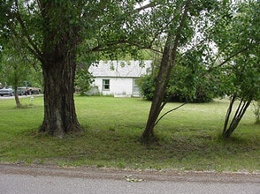 Building Photo - Home on Two Acres with Pets Considered