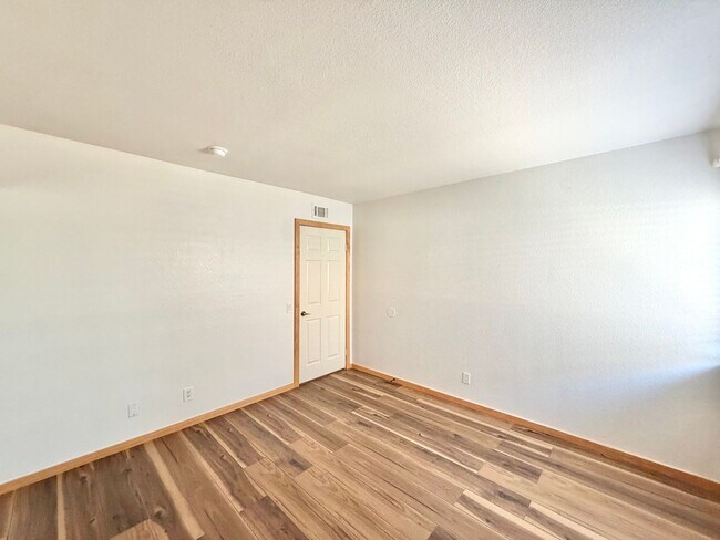 Building Photo - Recently Remodeled 3 Bedroom 2 Bathroom Corner Lot Home Move-in Ready