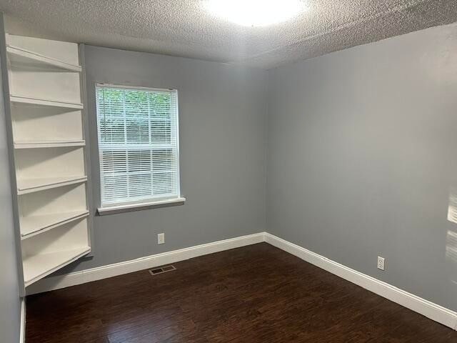 Building Photo - 4045 Brookcrest Dr