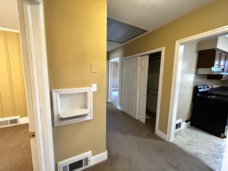 Hallway 2 - 2919 Henry St