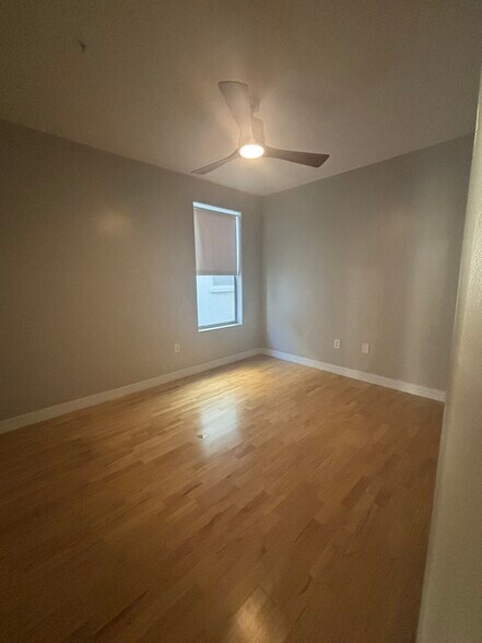 Building Photo - 615 E Portland St