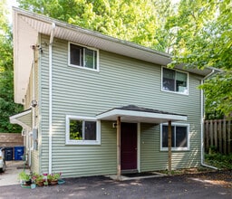 Building Photo - 1546 Jones Dr