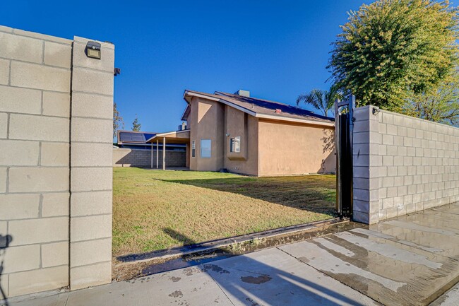 Building Photo - Gorgeous 2 Story Home Fully Upgraded – Move-In Ready!- 4 bedroom 3 bath