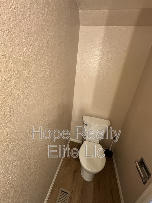 Building Photo - 2522 Knob Hill Ct