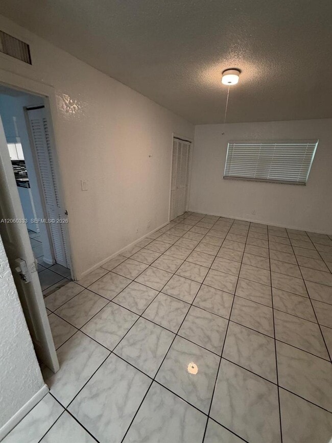 Building Photo - 3300 Spanish Moss Terrace