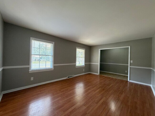 Building Photo - 105 Coker Dr