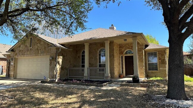 Building Photo - 2121 Settlers Park Loop