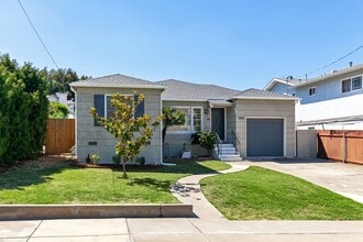 Building Photo - 4 Bedroom 3 Bath + Office / 5th Bedroom Ho...
