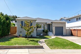 Building Photo - 7843 Quince St