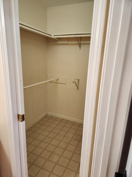 Building Photo - 1108 Estate Dr