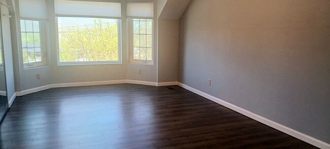 Building Photo - Spacious Home by Carson River