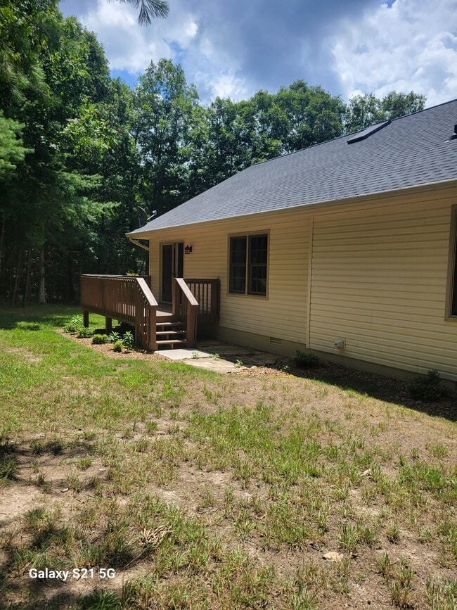 Building Photo - 13 Leyden Ct
