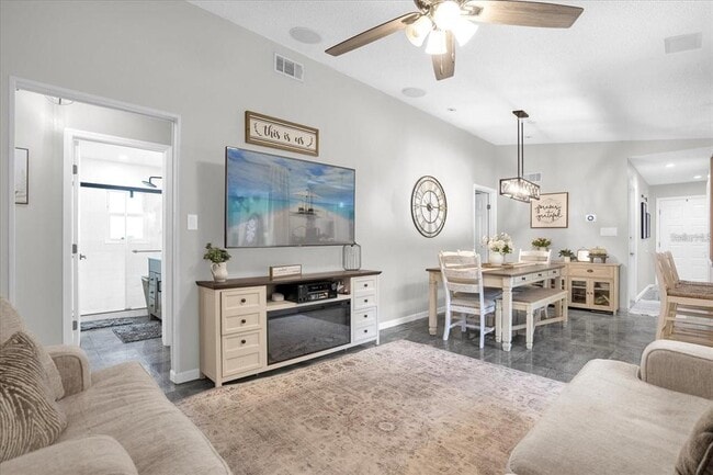 Building Photo - 3627 Ocita Dr