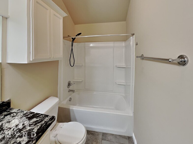 Building Photo - 1012 Merlin Dr