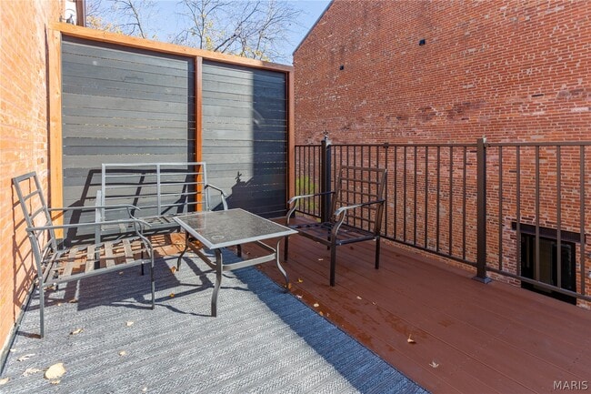 Building Photo - 906 Hickory St