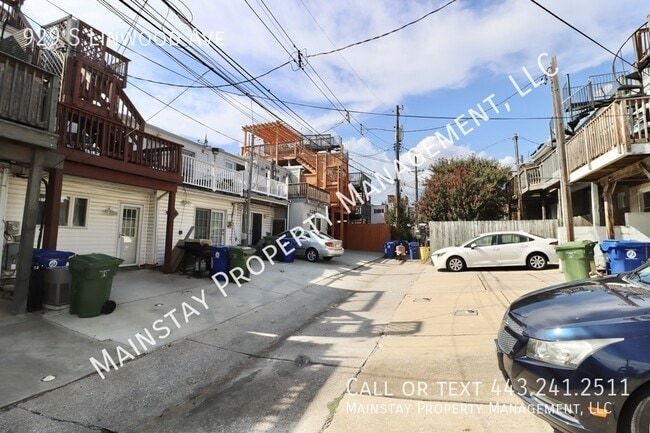 Building Photo - 929 S Linwood Ave