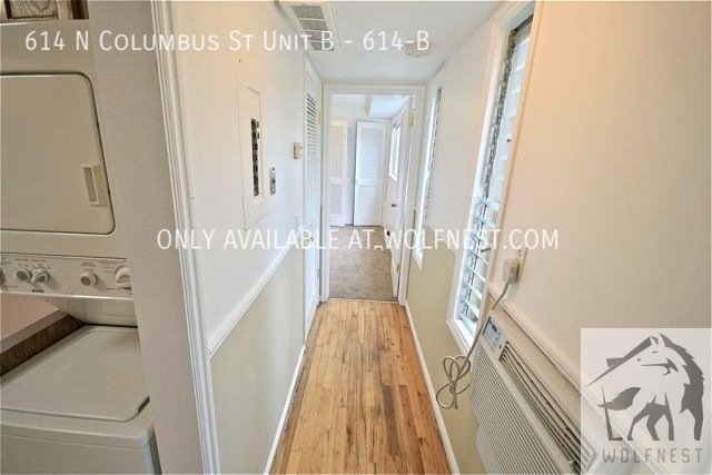 Building Photo - No Deposit Option! Stunning 1 Bed Capitol ...