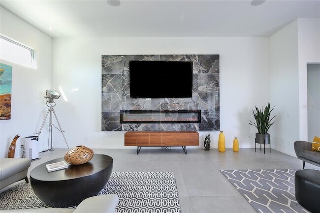Building Photo - 3939 Higel Ave