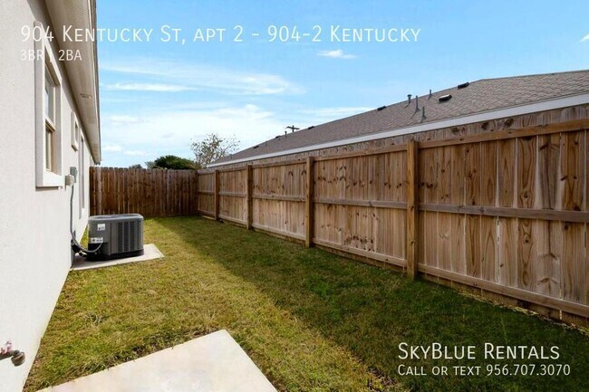 Building Photo - 904 Kentucky St