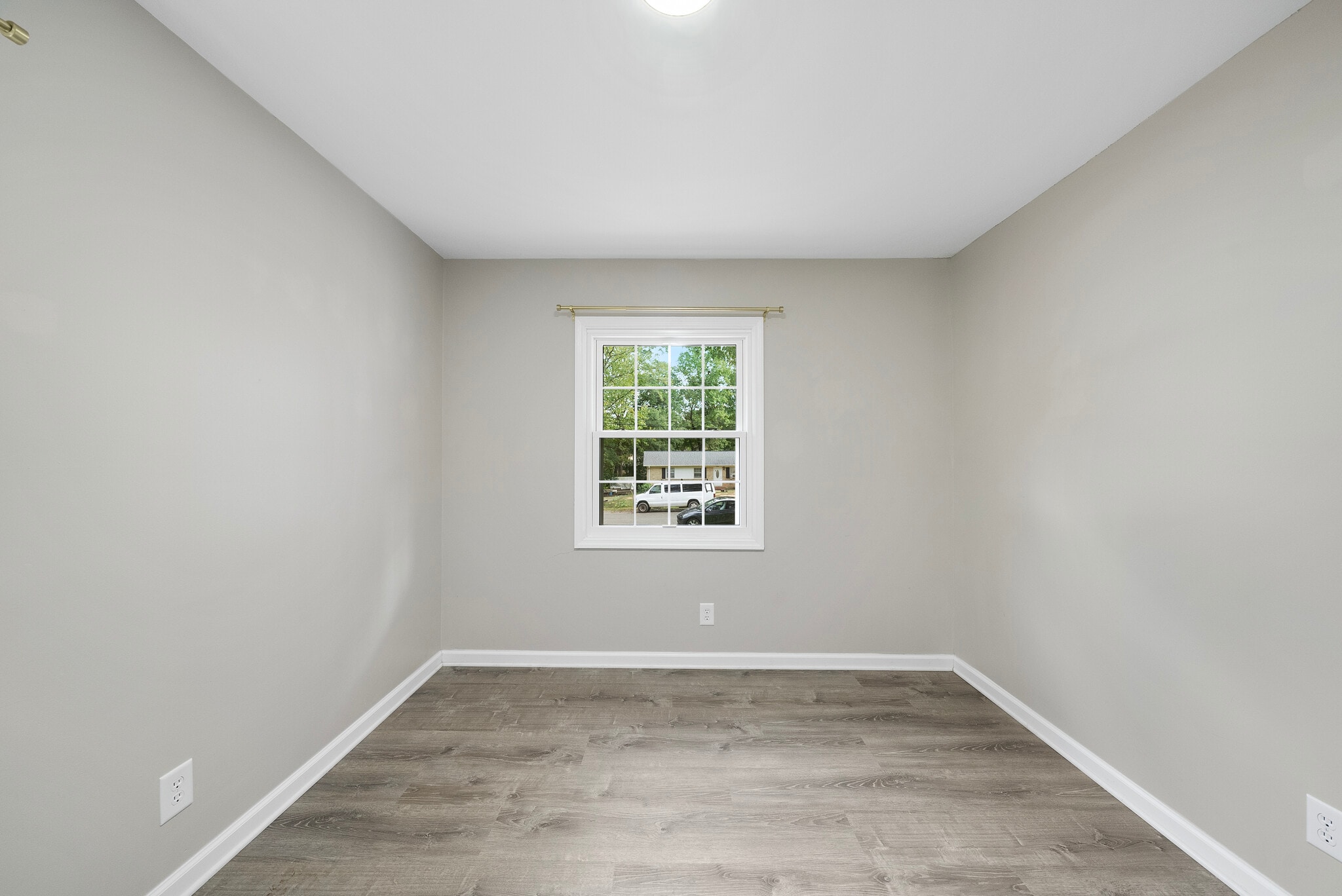 Second bedroom - 2910 Driftwood Dr