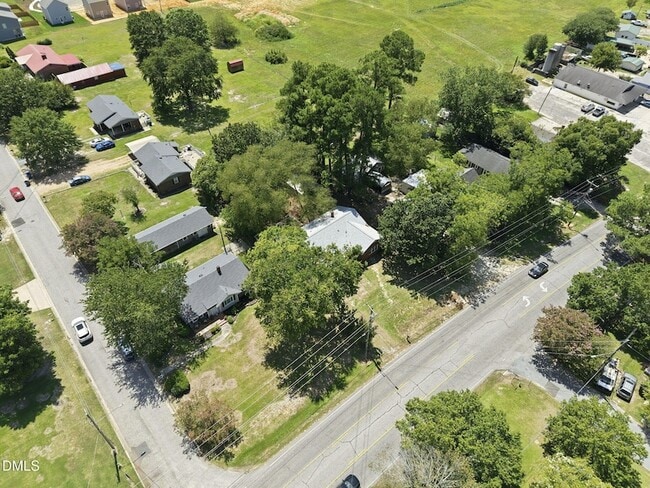 Building Photo - 1305 Erwin Rd