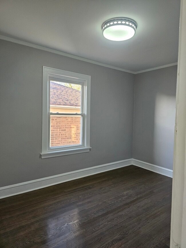 Building Photo - 6152 S Kolin Ave