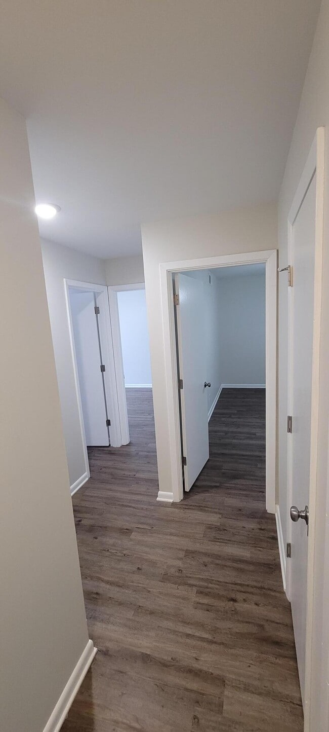 Building Photo - 405 Brewer Dr