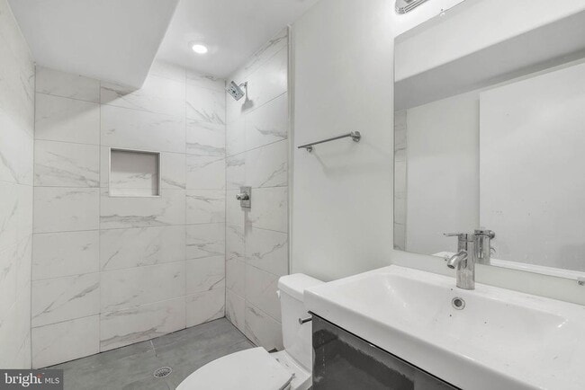 Building Photo - 2153 N Franklin St