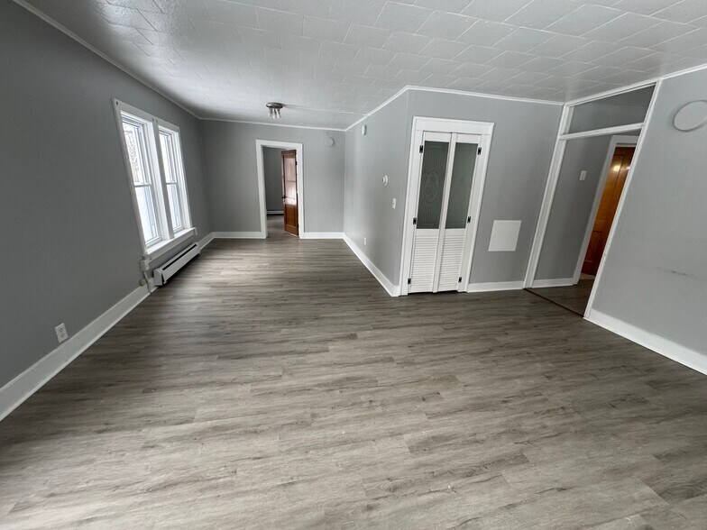 Building Photo - 8939 Pecor St