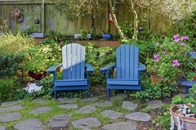 Building Photo - Fully Furnished 2BR + Media Room • 2BA Single-Family Home Near McLaren Park