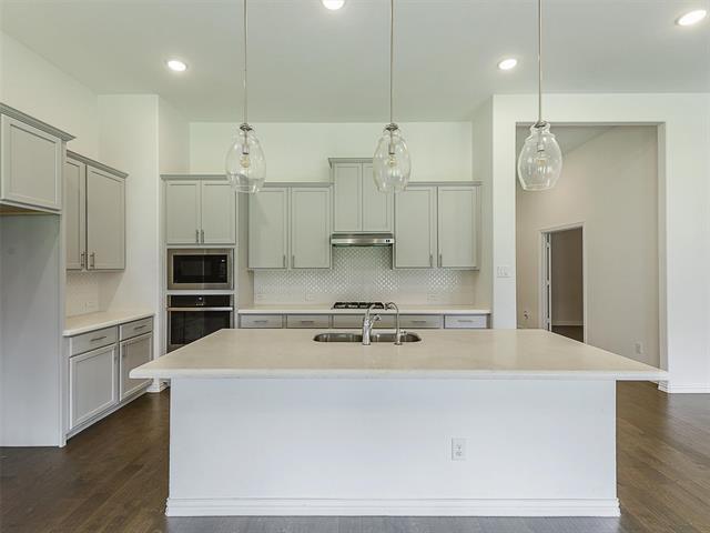 Building Photo - 1925 Emilia Dr