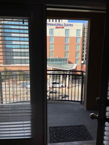 Balcony - 401 20th St S