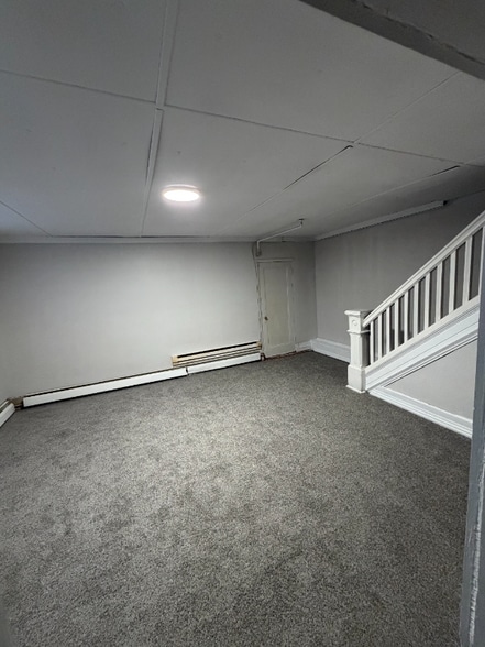 Building Photo - 114 E 3rd St