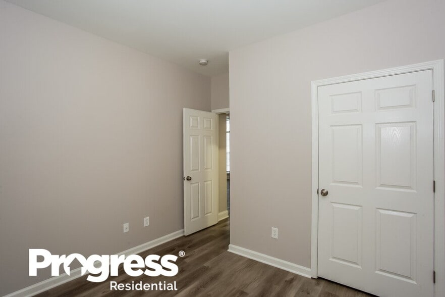 Building Photo - 2358 Wednesbury Ct