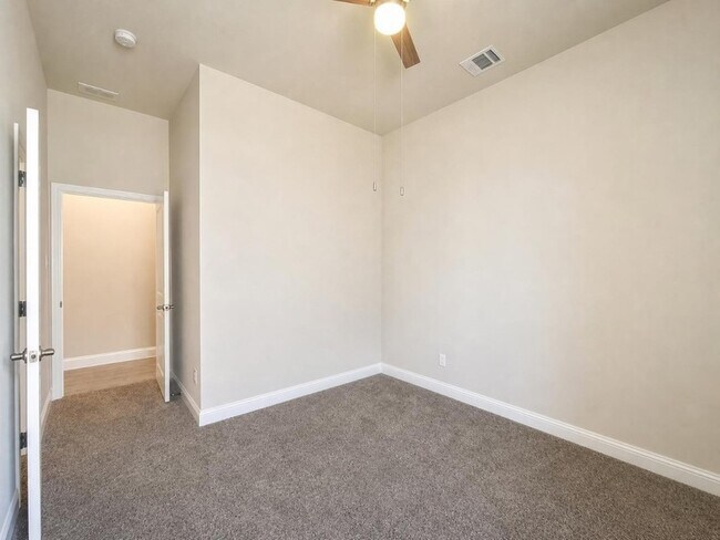 Building Photo - 1017 Greencove Dr