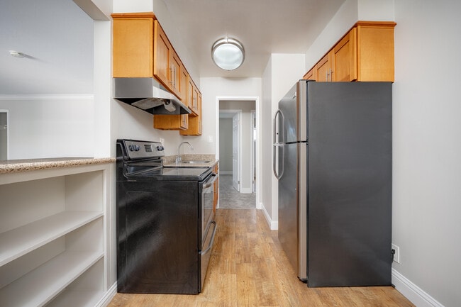 Palms C26 kitchen2 - Palms at the Pruneyard