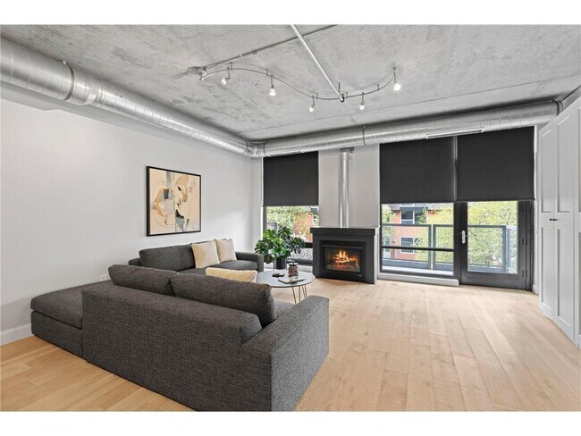 Building Photo - 720 N 4th St