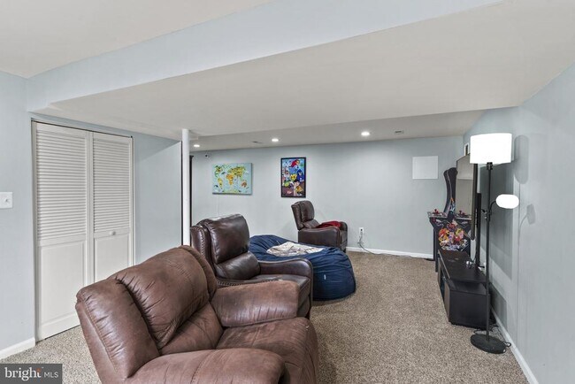 Building Photo - 6018 River Birch Ct