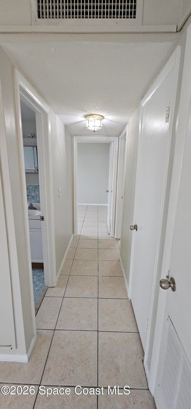 Building Photo - 230 Columbia Dr