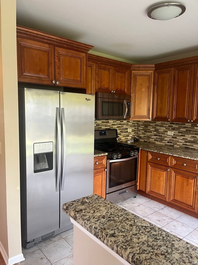 Building Photo - 1219 N Village Dr