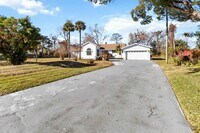 Building Photo - 4/3 Lakefront Home for Rent – 1 Acre – Near College Park & Downtown Orlando