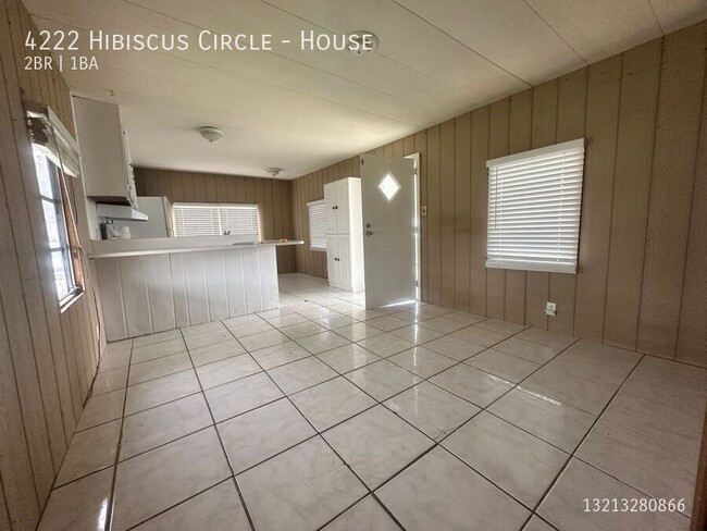 Building Photo - Beautiful 2/1 Mobile Home in West Palm Beach