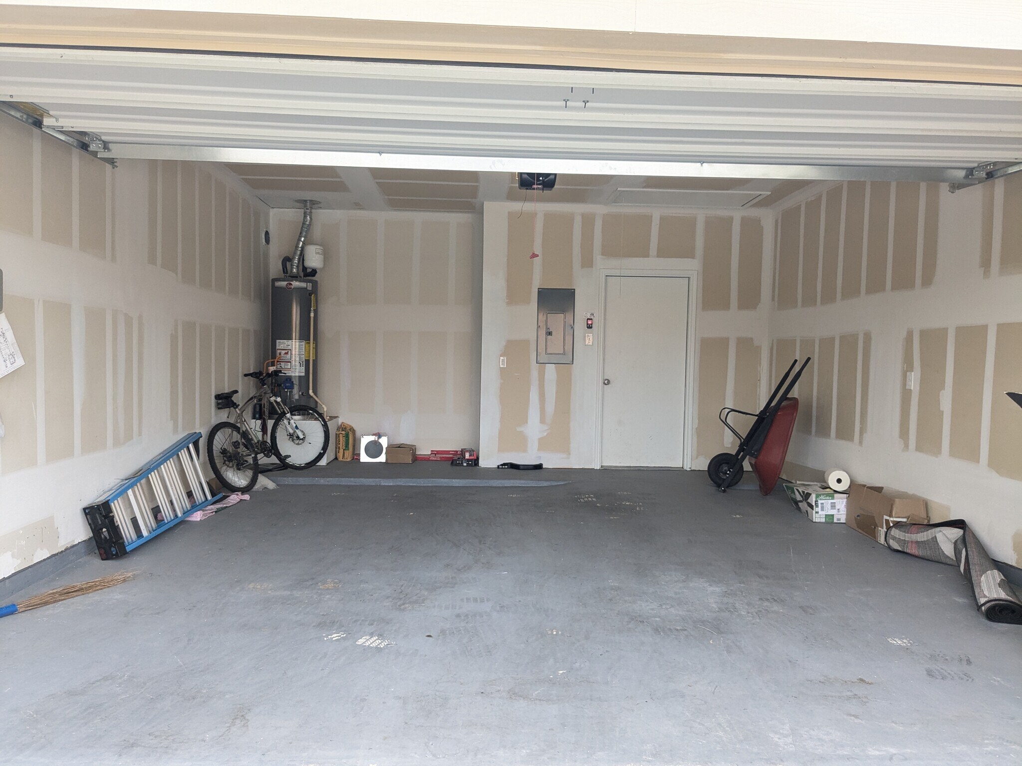 Garage - 3130 Blantyre Bnd