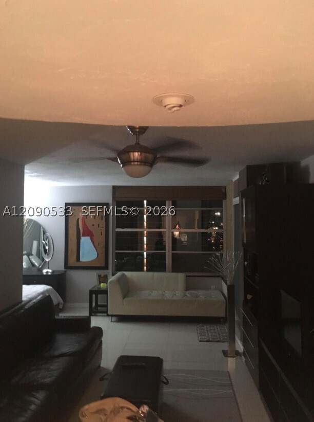 Building Photo - 2899 Collins Ave