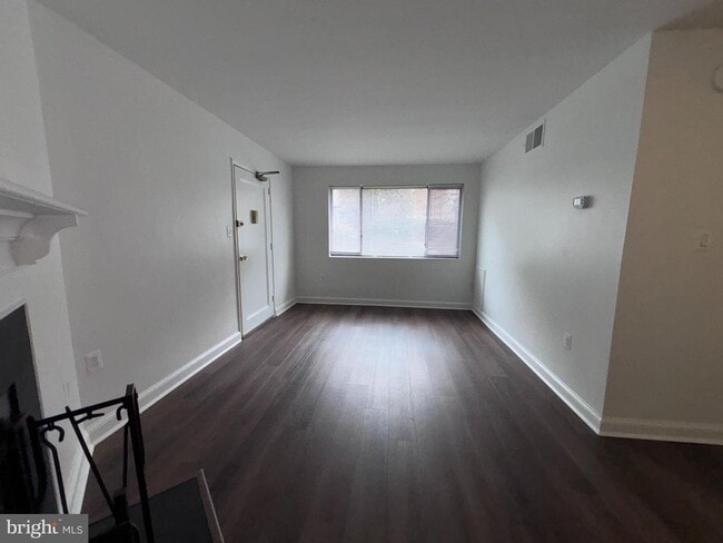 Building Photo - 3815 Davis Pl NW