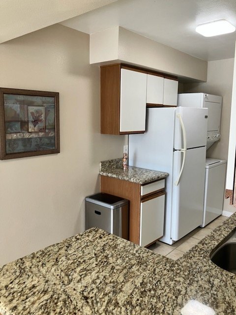 Building Photo - 351 N Hermosa Dr