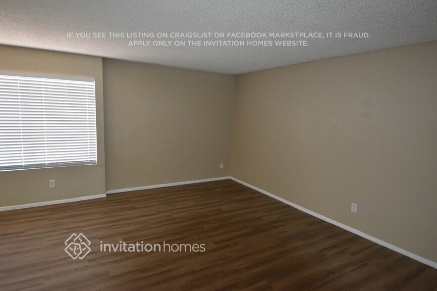 Building Photo - 2301 W Waltann Ln
